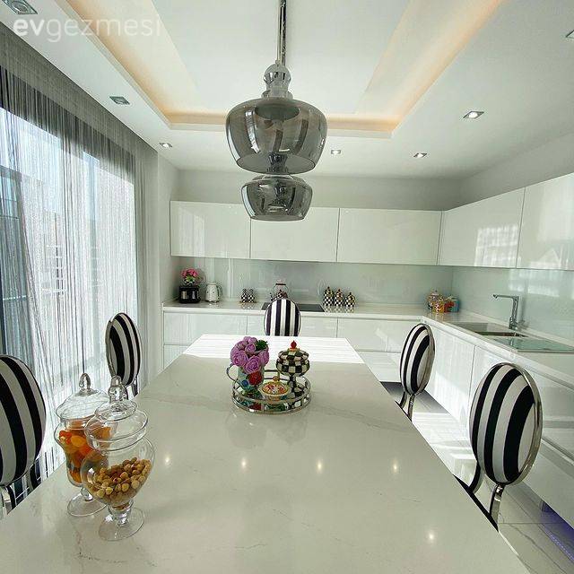 Beyazı Çok Seven Bu Evde Lüks ve Kalite Algısı Had Safhada!