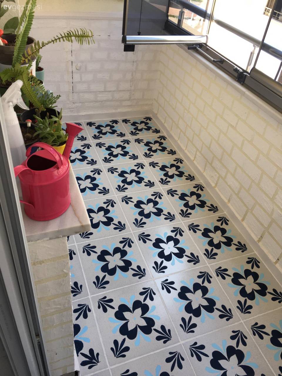 Bu Balkon Değişim İçin Çok Paraya İhtiyaç Olmadığının Kanıtı!