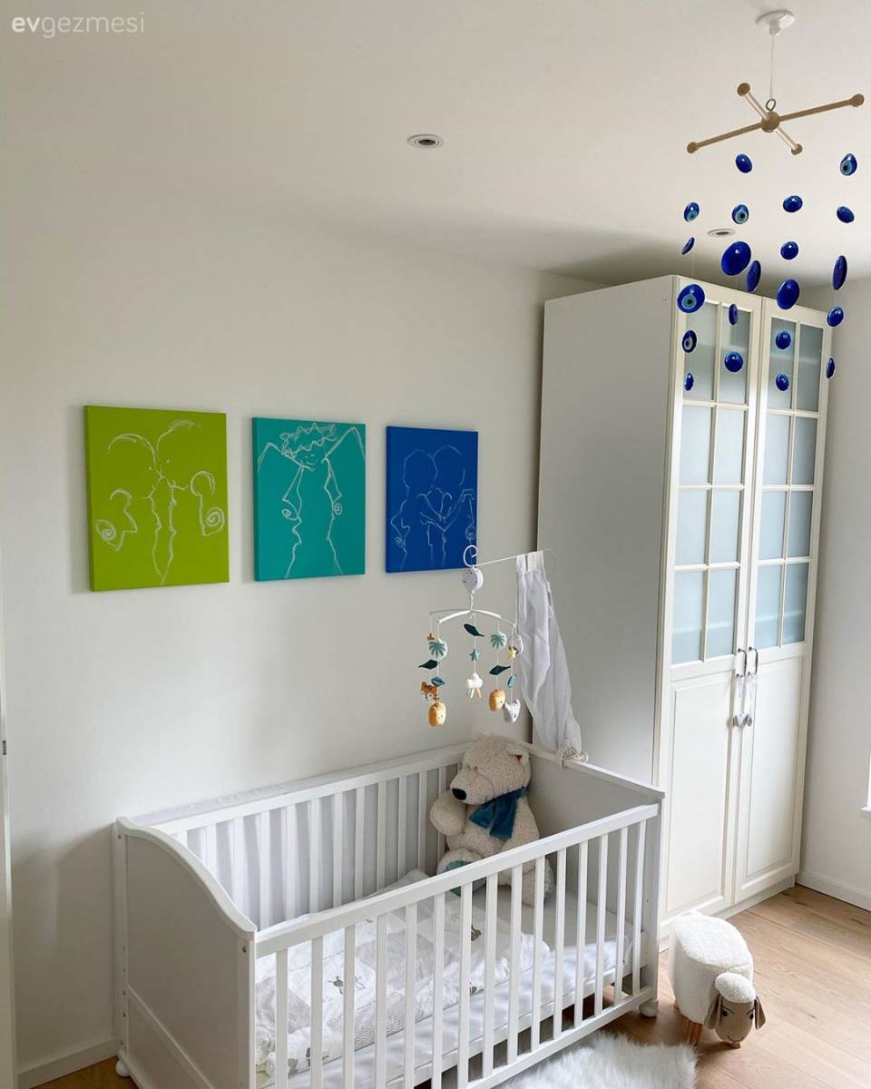 Bu Minimalist Evde Ortama Sıcaklık Katan Detaylar da Unutulmamış!