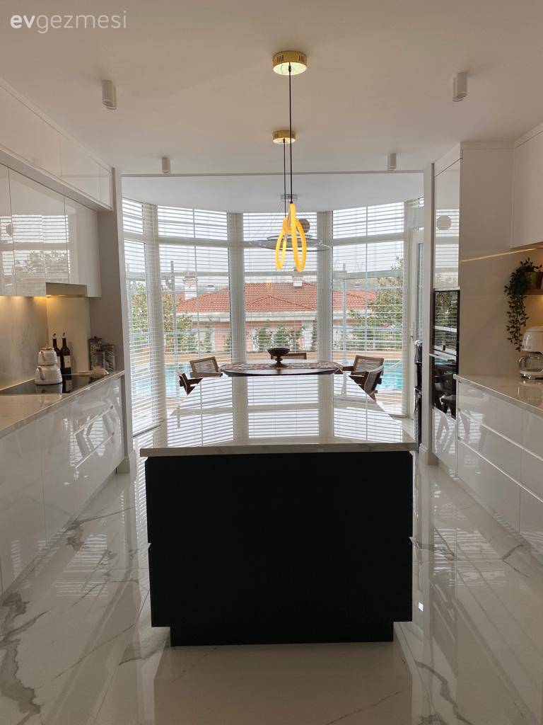 Bu Dubleks Evde Özel Yapım Tasarımlar Dekorun Albenisi Arttırmış