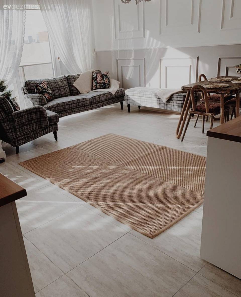 Beyaz ve Ahşap Uyumu Bu İstanbul Evinin Her Köşesinde Yankılanmış