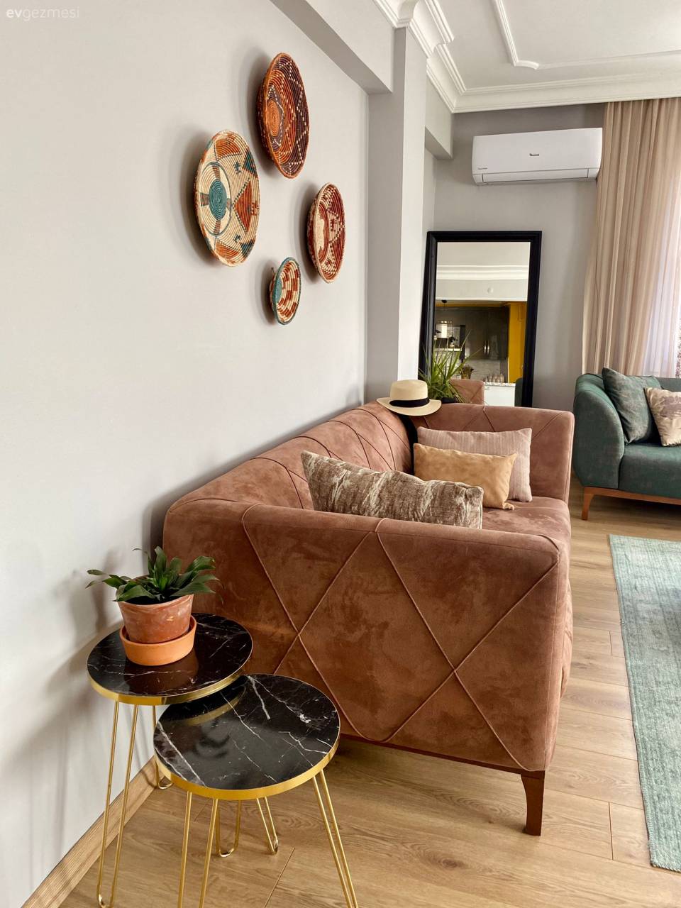 Modern Stile Rustik Detayları Katan Bu İzmir Evi Alabildiğine Doğal