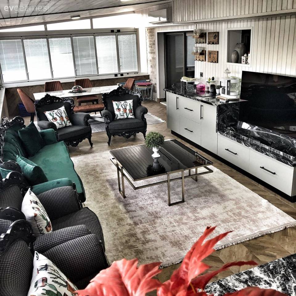 Bu Balıkesir Evinde Teras İkinci Salon Gibi