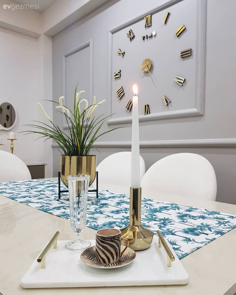 İddialı Renkler ve Mimari Detaylar Bu Dekora Çok Yakışmış!