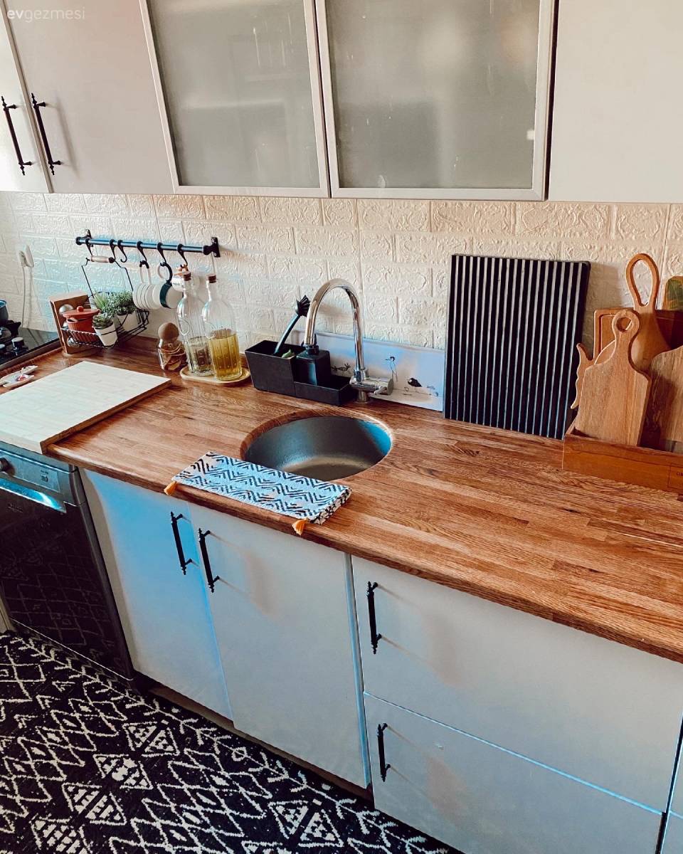 Bu İstanbul Evinde Sıcaklık Kaynağı Birçok Obje Var!