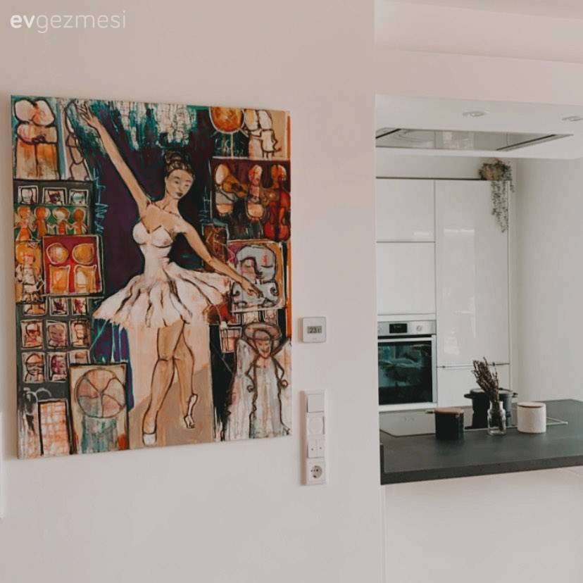 Bu Minimalist Evde Ortama Sıcaklık Katan Detaylar da Unutulmamış!