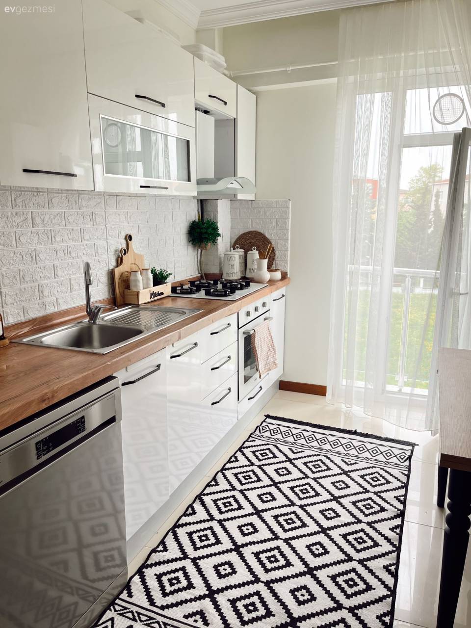 Bu Modern Dekorda Şatafat Yok Şıklık Çok!