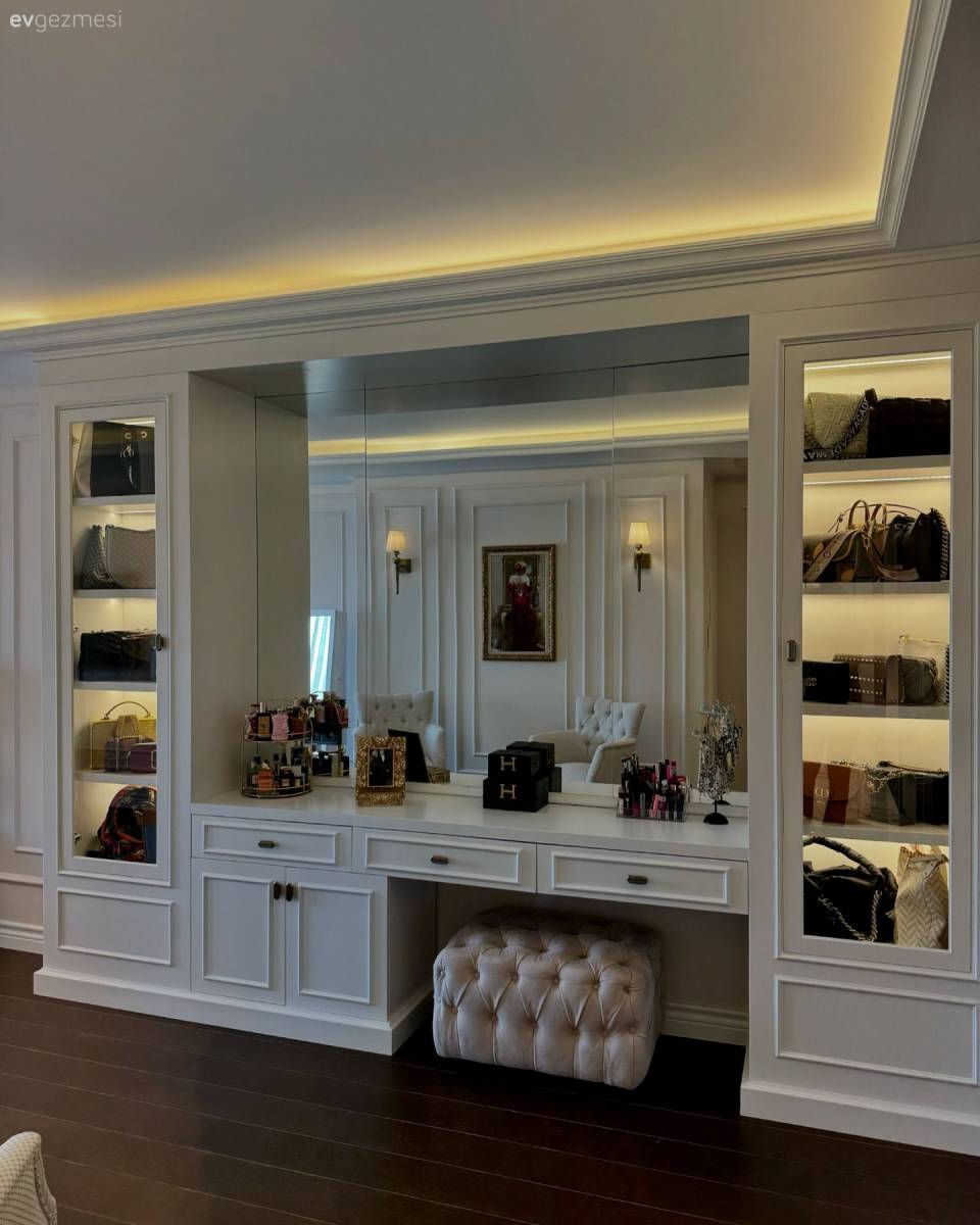 Bu Gösterişli Evde Zıt Renklerin Uyumuna Başvurulmuş!