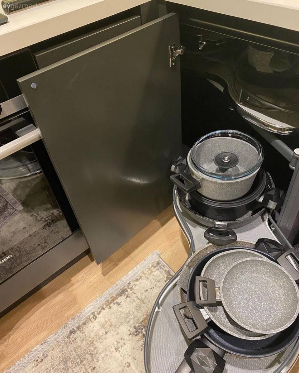 Bu Modern Mutfakta Dolap İçleri İnce Düşünülerek Değerlendirilmiş!