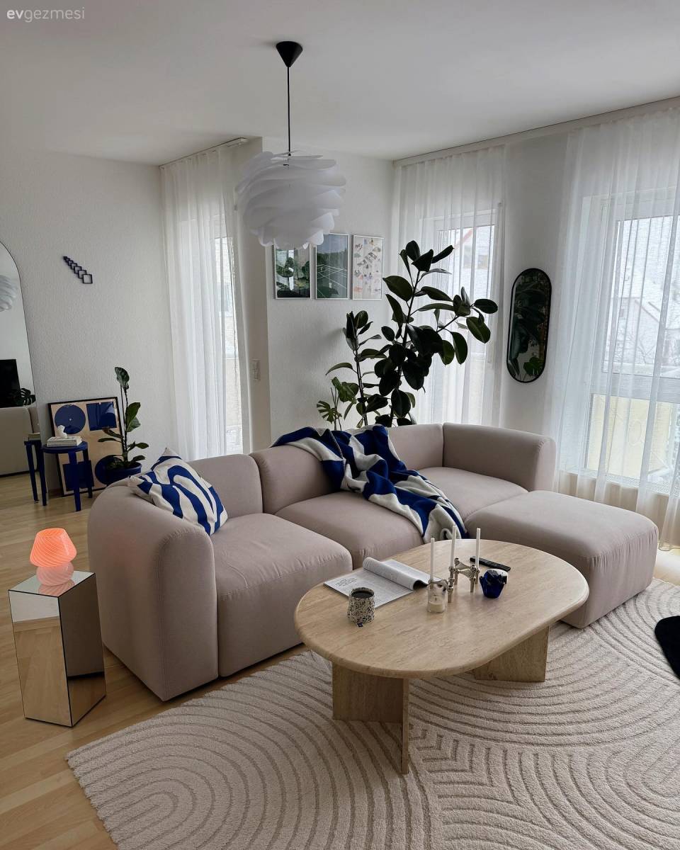 Japandi Stilin Hakim Olduğu Bu Evde Maviler Göz Bebeği!