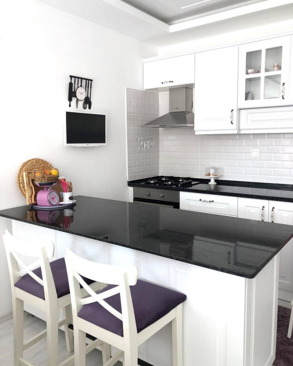 Bu Çanakkale Evinde Mor Renk Olmadan Bir Şeyler Eksik Kalıyor!