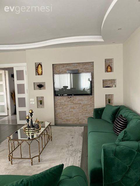 Bu Adana Evi İddialı Renklerle Dikkati Üstüne Çekiyor