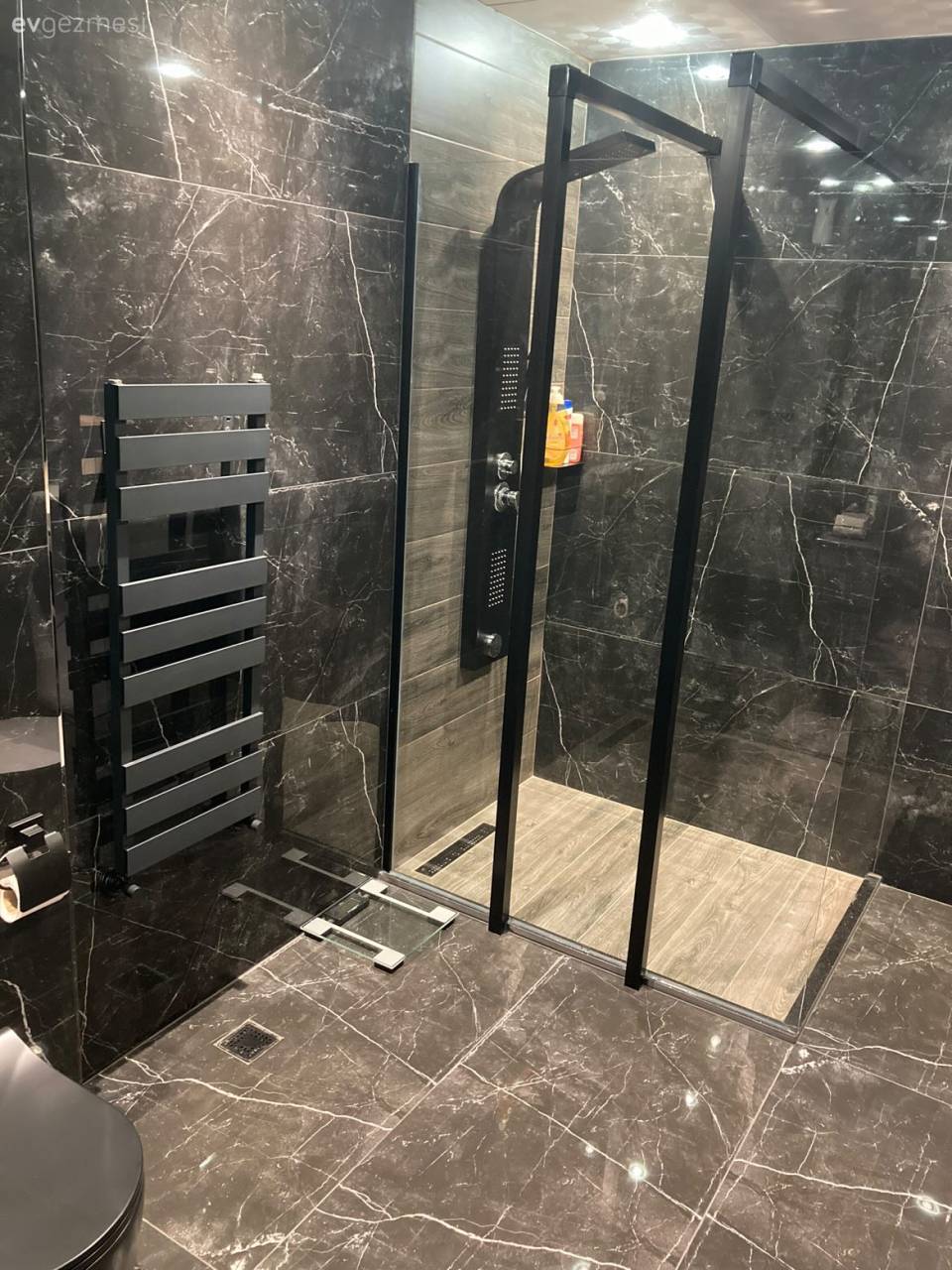 Öncesi&Sonrası: Modern Çehreye Bürünen İki Banyo!