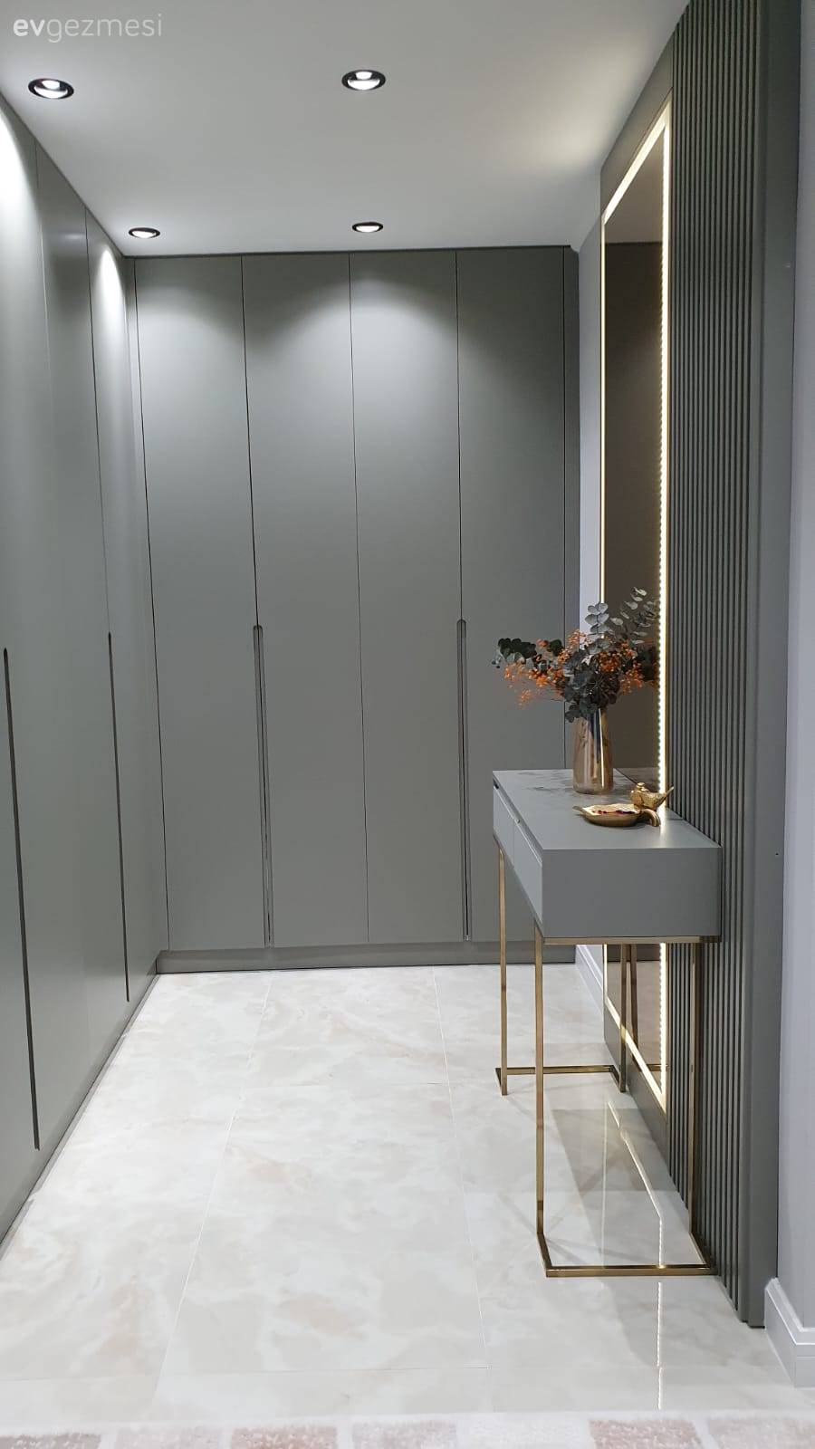 Bu Antalya Evinde Modern Stil Canlı Vurgularla Albeni Kazanmış