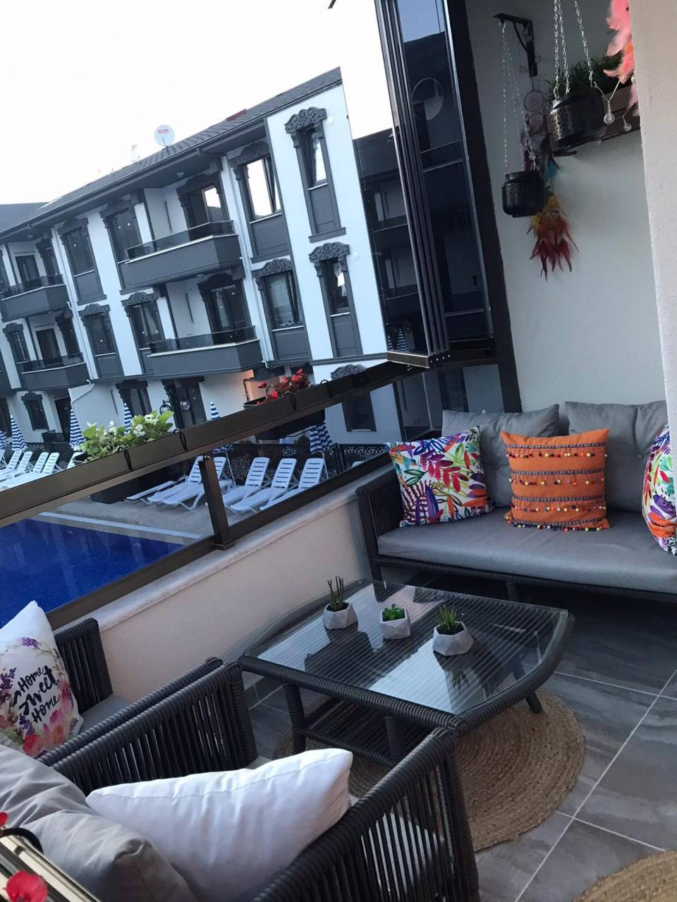 Keyif ve Uyum Bu Sakarya Evini Çepeçevre Sarmış