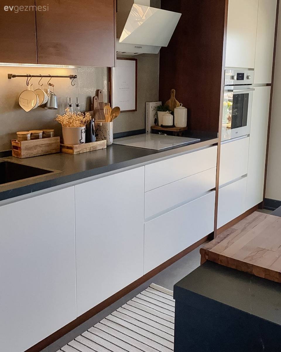 Zamansız Şıklığa Sahip Bu İzmir Evinde Samimiyet de Yerli Yerinde!