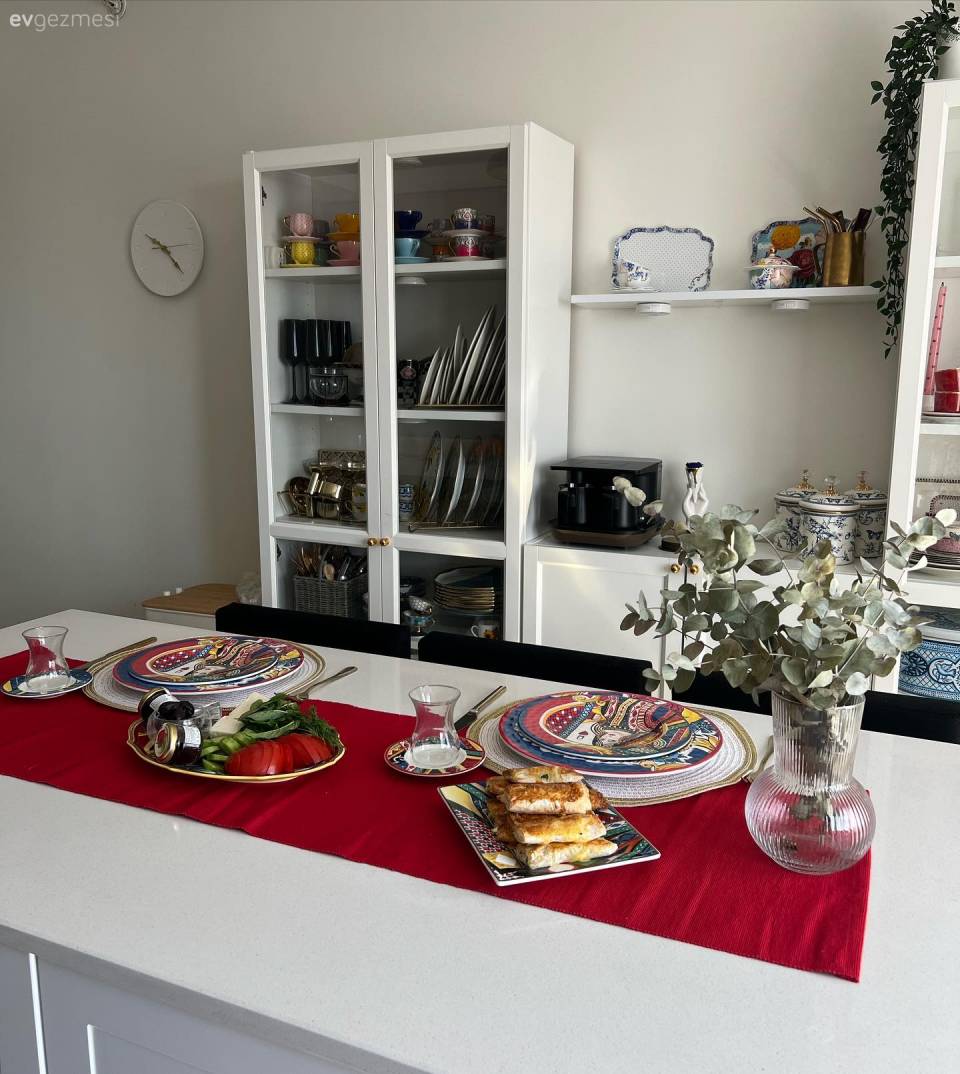 Bu İstanbul Evinde Mutfak Samimiyeti Salon Da Zarafeti Simgeliyor