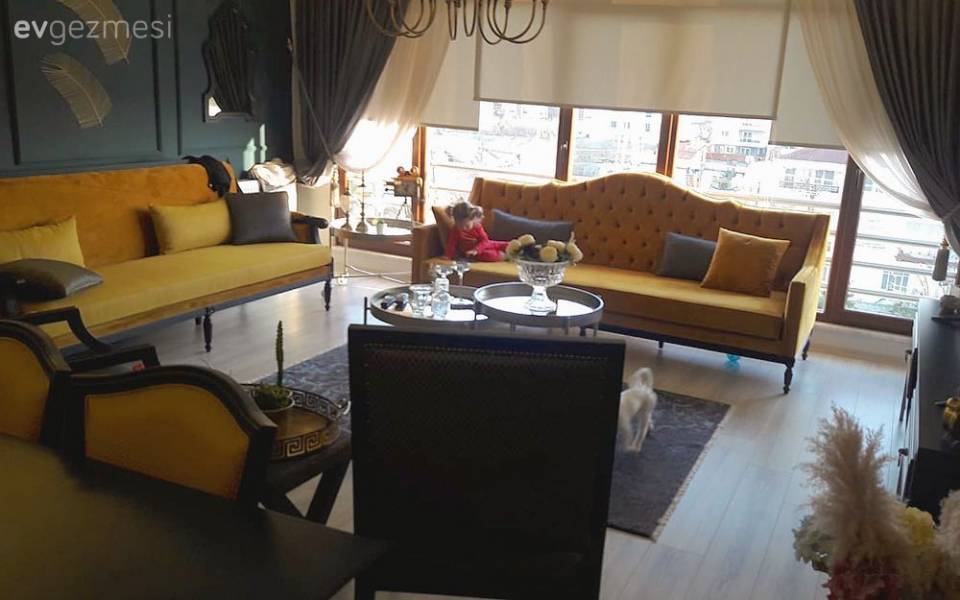 Bu Evin Her Odasında En Az Bir Tane Baskın Renk Var!