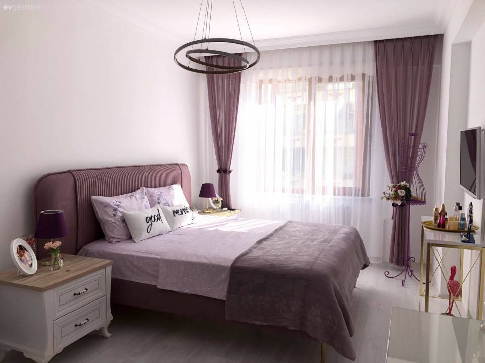 Bu Çanakkale Evinde Mor Renk Olmadan Bir Şeyler Eksik Kalıyor!