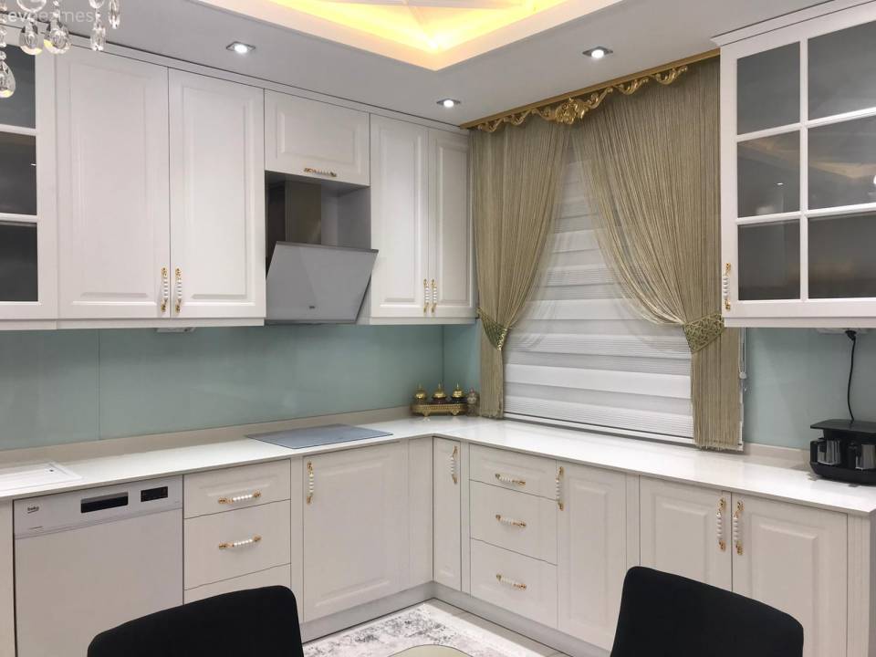 Bu Antalya Evinde Altın Dokunuşları Her Odayı Etkisi Altına Almış