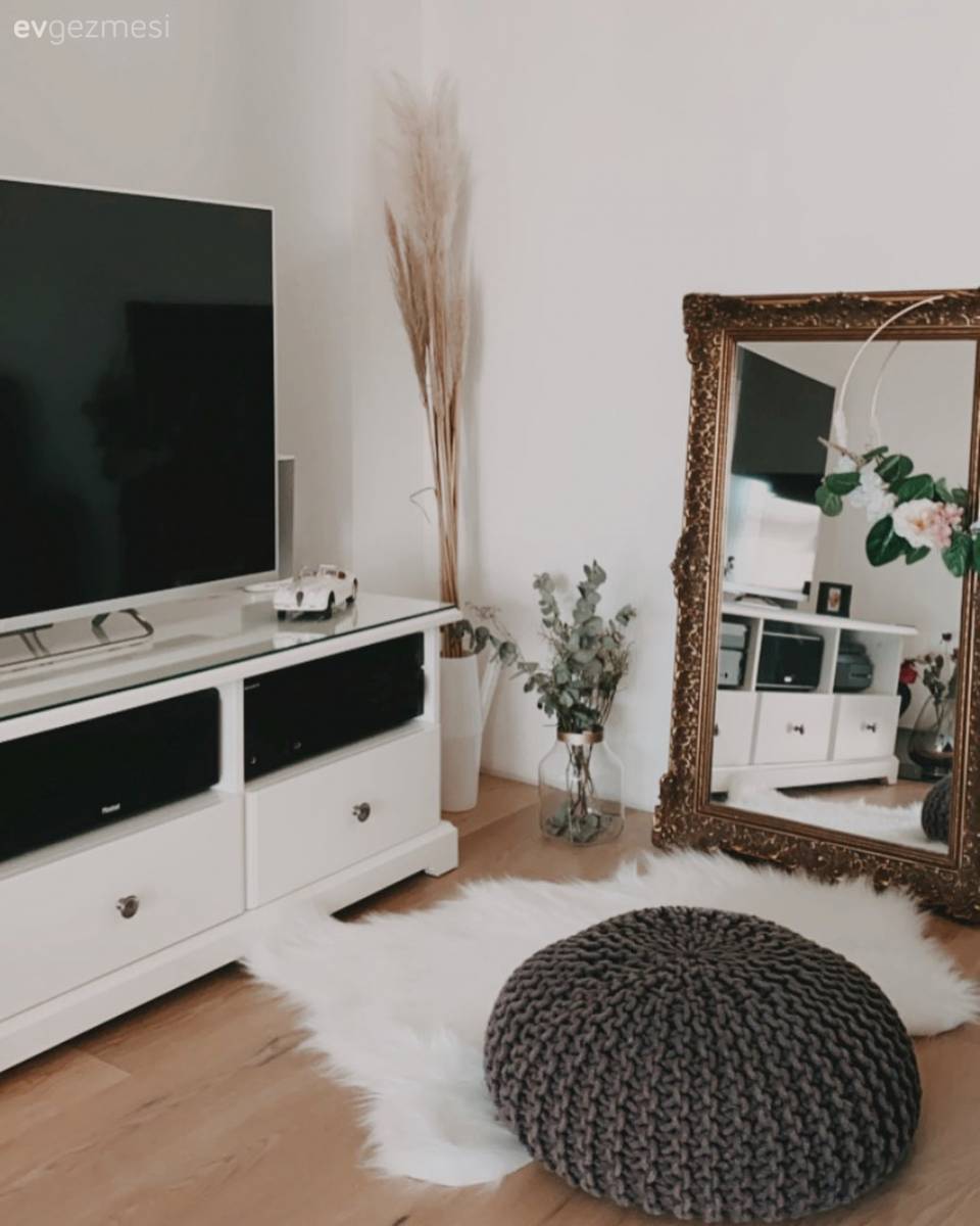 Bu Minimalist Evde Ortama Sıcaklık Katan Detaylar da Unutulmamış!