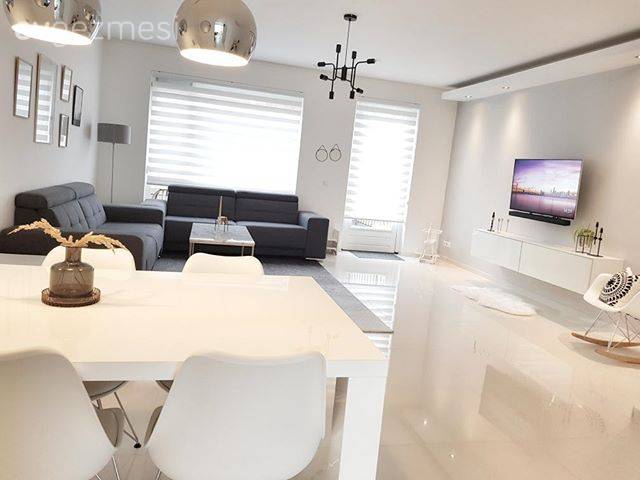 Beyazla Kuşanan Bu  Modern Ev Adeta Su Gibi Akıyor