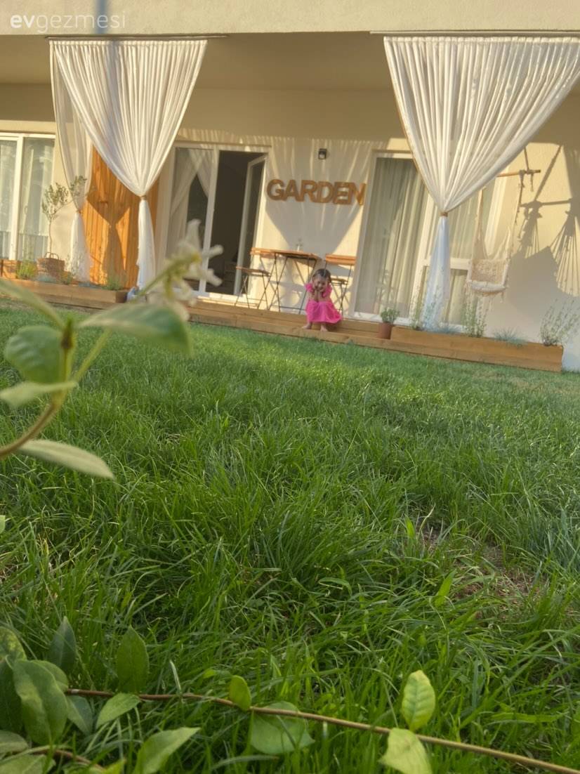 Öncesi&Sonrası: Boş Bahçe Katı Verandasına Kavuşmuş