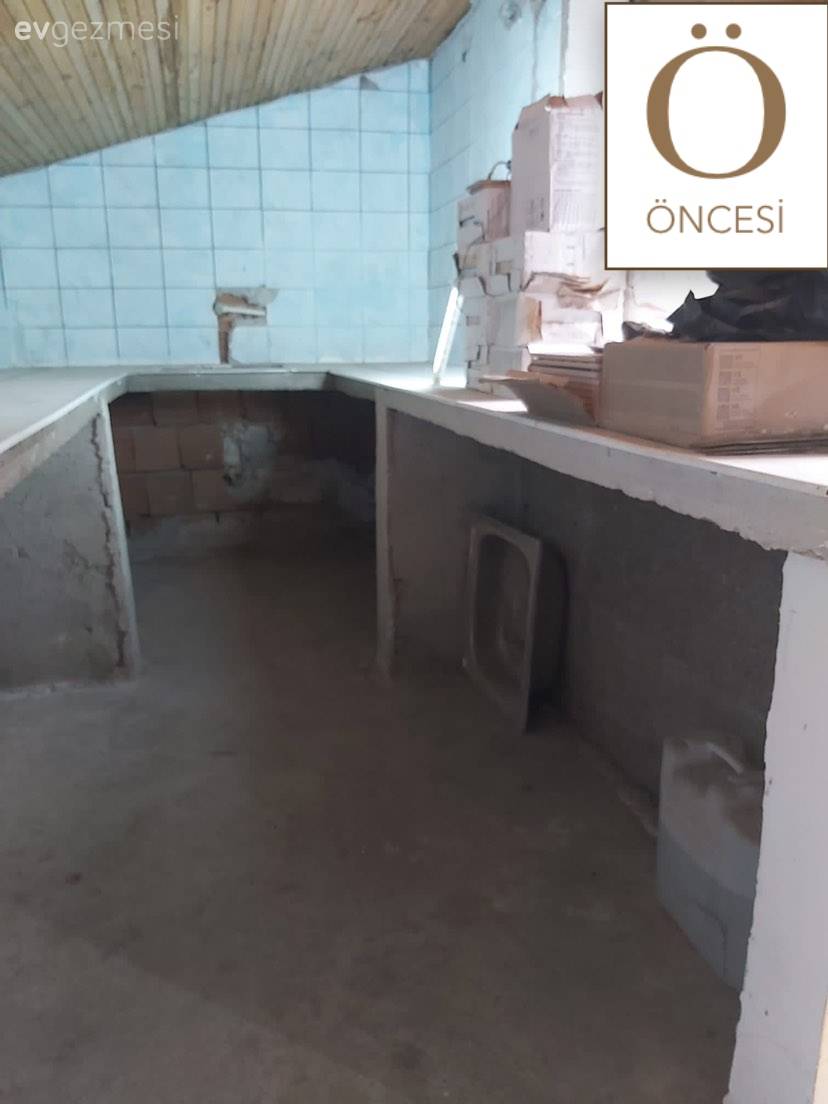 Teras Kattaki Bu Mutfağın Makyajı Yeşil Seramiklerle Yapılmış