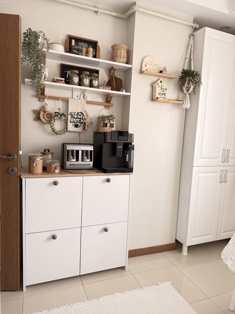 Küçük Mutfakların Keyfini Arttıracak Kahve Köşesi Fikirleri