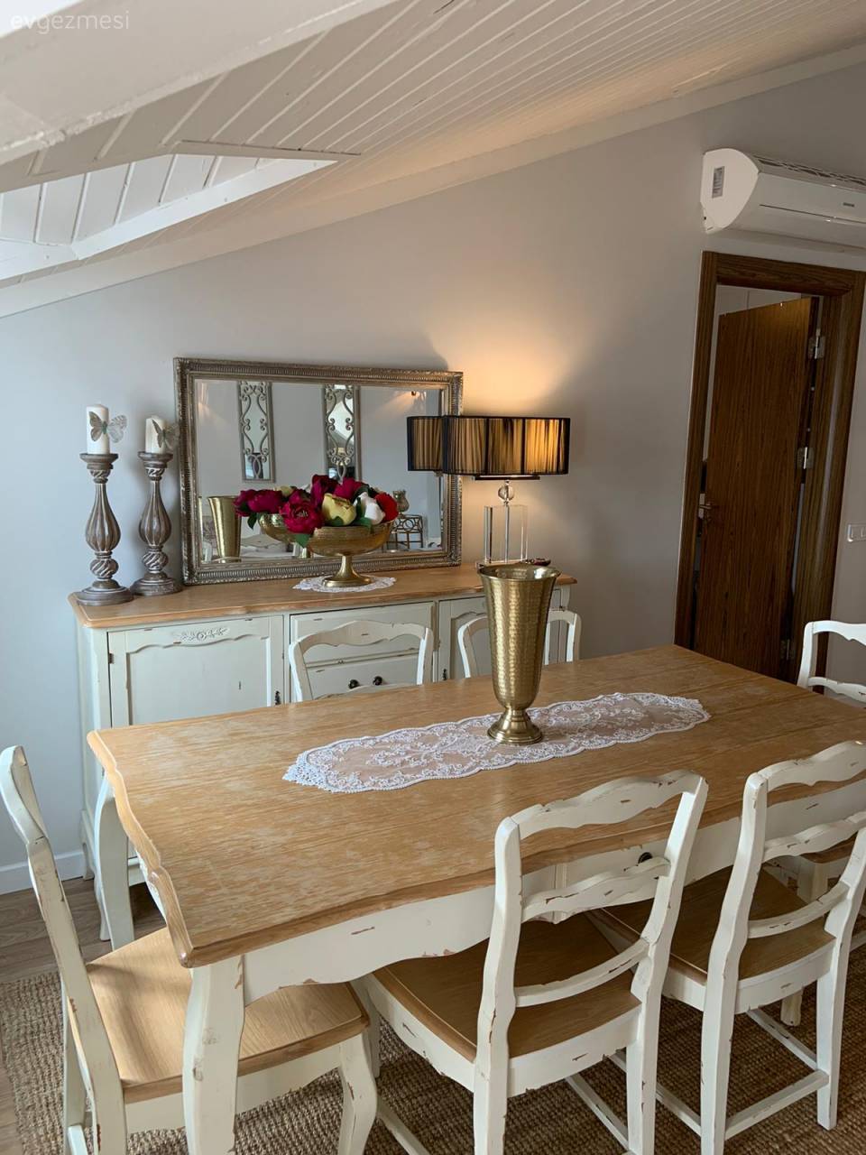 Bu İstanbul Evinin Her Odasına Sahibinin Sanatçı Ruhu Sinmiş