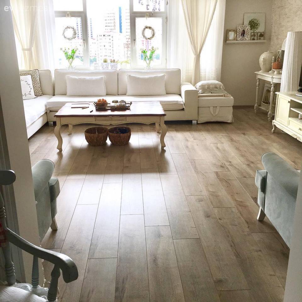 Nostaljik Detayları ve Beyazıyla Huzur Dolu Bir İstanbul Evi