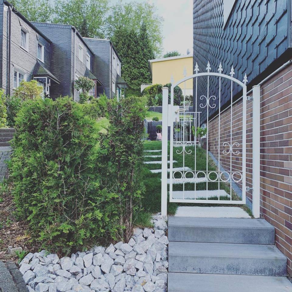 Ev Gezmesi: Işıltıya Yer Vermeden Dikkat Çeken Bir Dekor