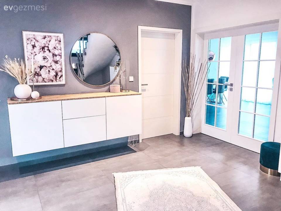 Sade ve Çok Ferah: Minimalizmden Beslenen Şık Bir Dubleks