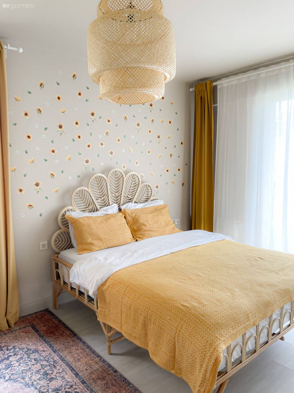 Bu İstanbul Evinde Tavanlar Kadar Enerji Seviyesi  De Çok Yüksek