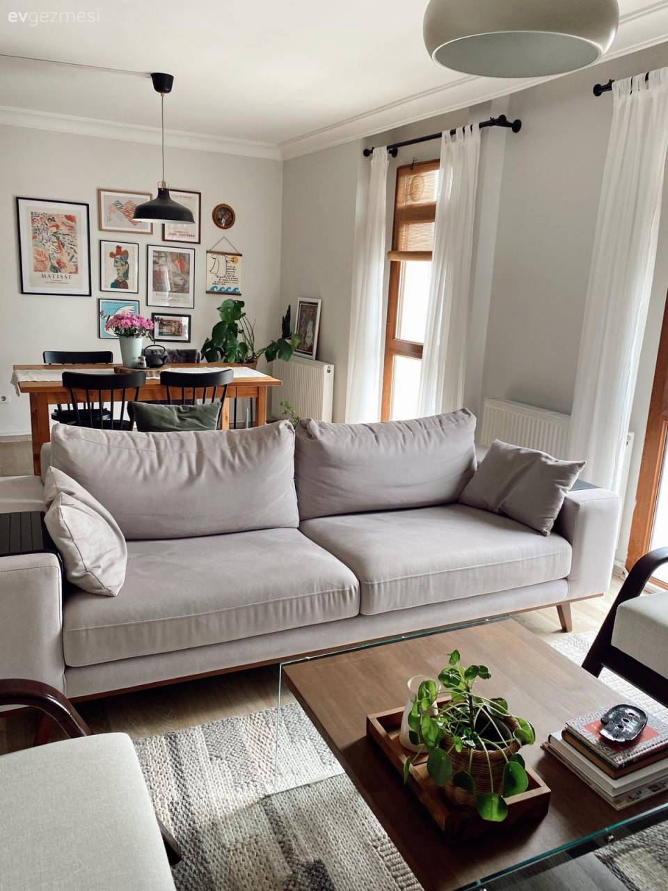 Ev Gezmesi: Enerjisini Ahşap ve Bitkilerden Alan Bir Ev!