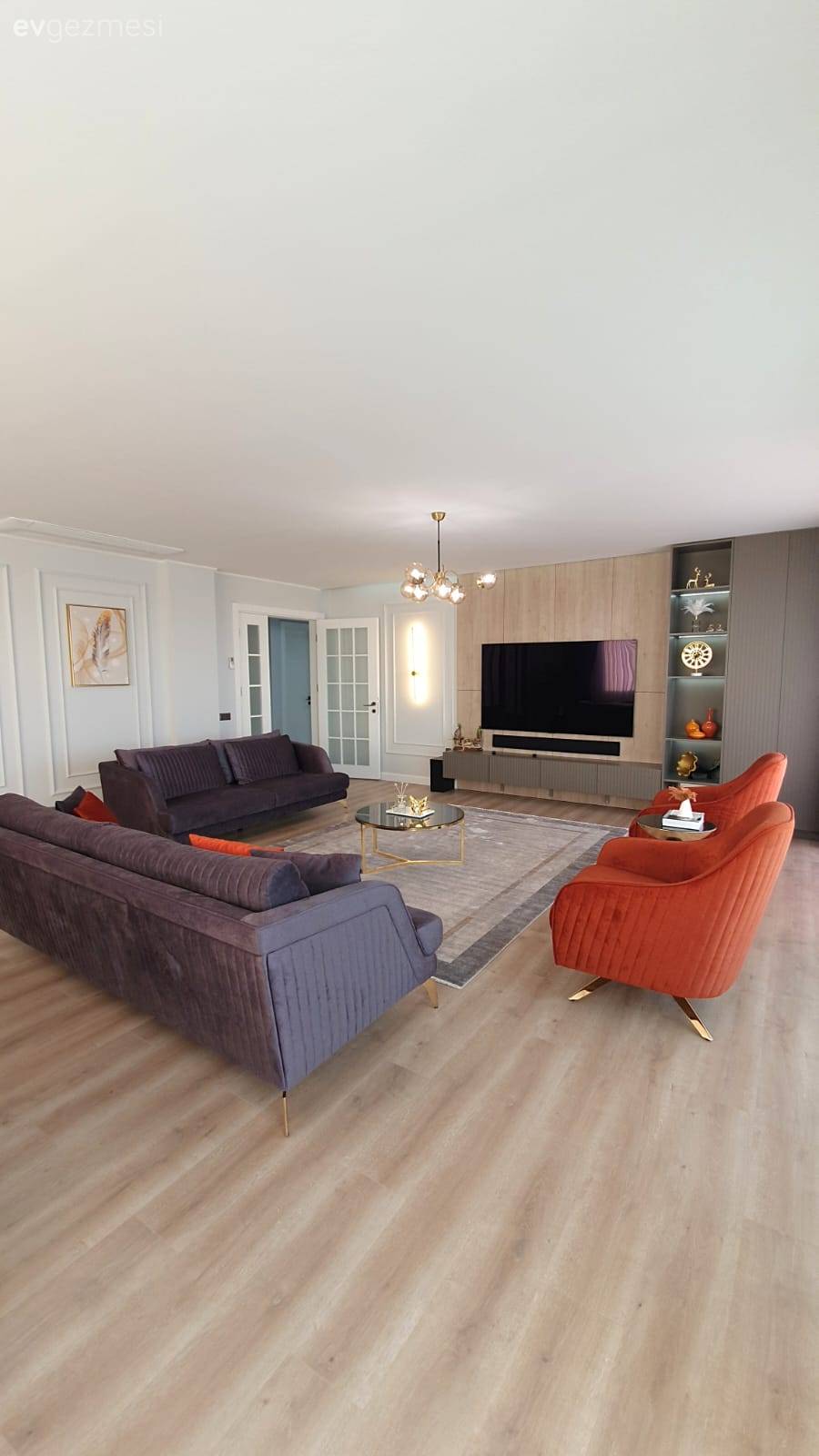 Bu Antalya Evinde Modern Stil Canlı Vurgularla Albeni Kazanmış