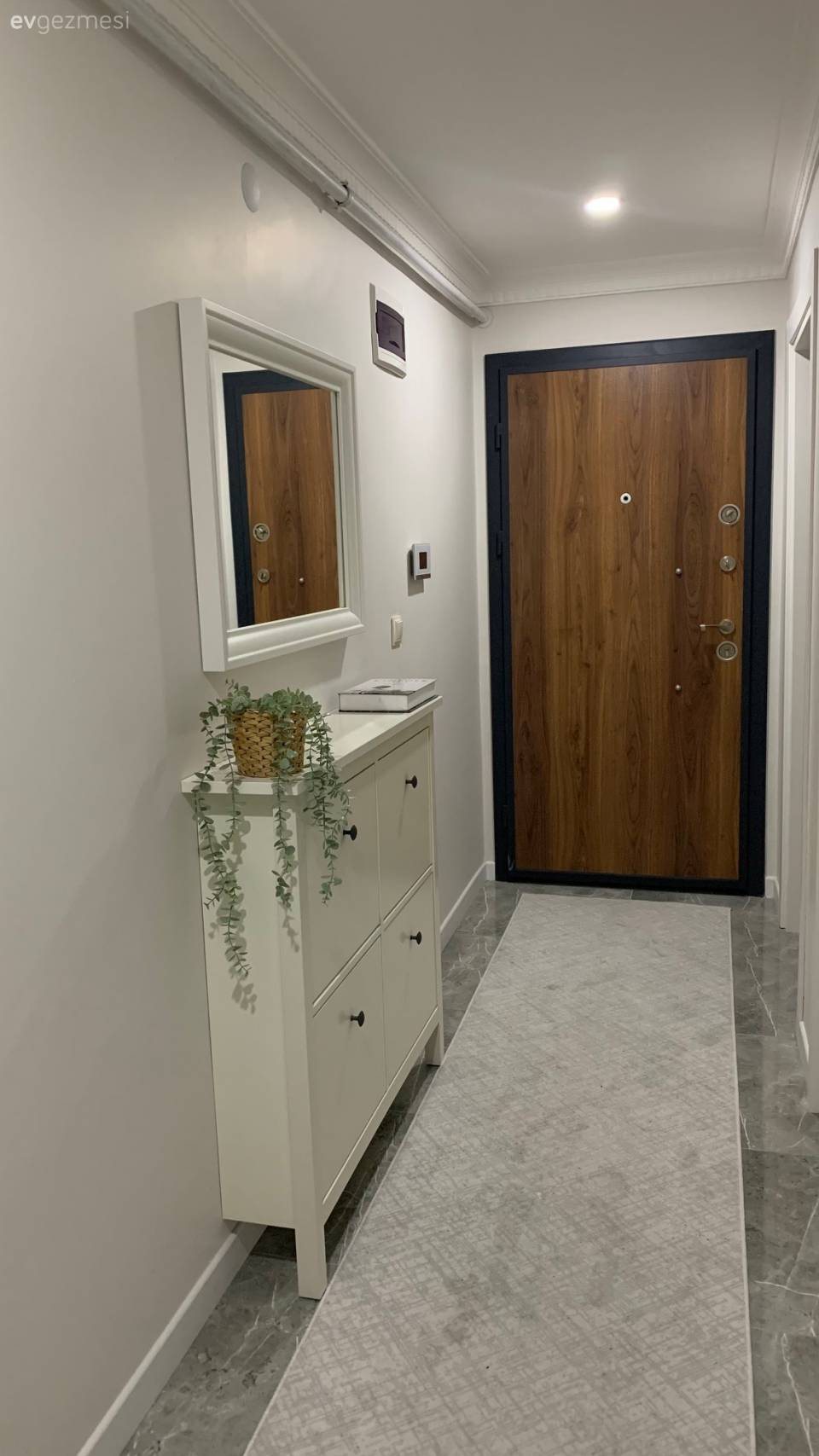 Bu İstanbul Evi Nötr Tonların Risksiz Uyumuna Teslim Olmuş
