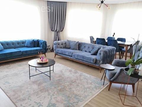 Ev Gezmesi: Pozitifliğini Maviden Alan Bir Dekor