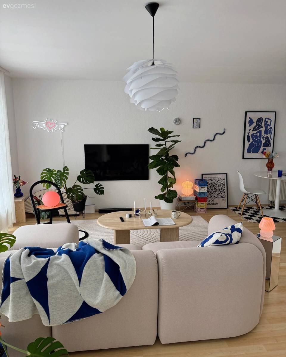 Japandi Stilin Hakim Olduğu Bu Evde Maviler Göz Bebeği!