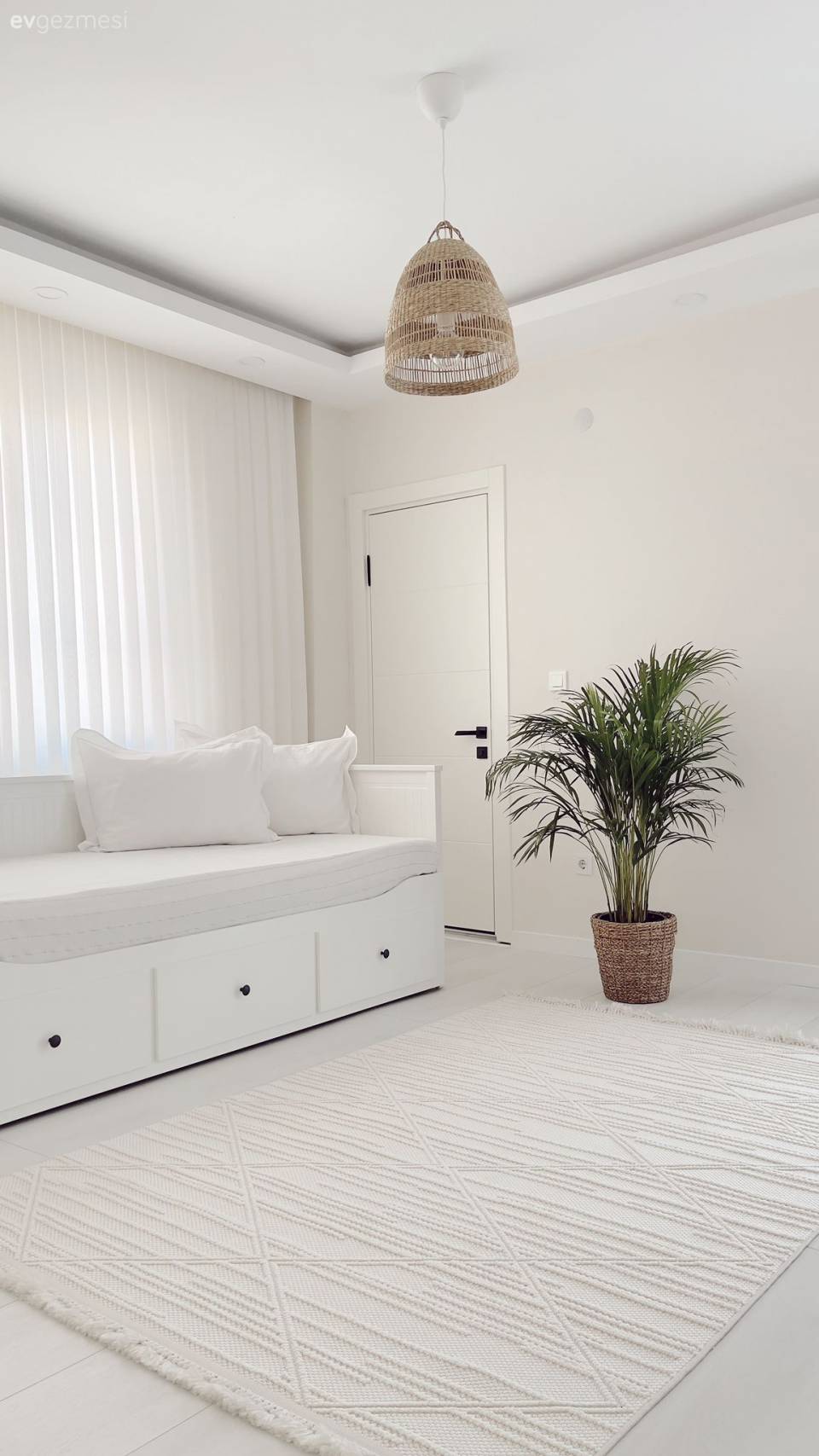 Bu İstanbul Evi İçin Beyaz Sadece Bir Renk Değil Evin Ta Kendisi
