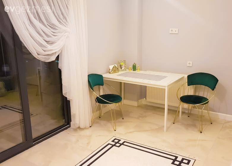 Karmaşık Denklemlerden Sıkılan Matematik Öğretmeninin Sade Evi