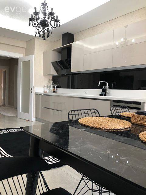 Bu Konya Mutfağının Bir Tarafı Siyah Diyor Diğeri De Beyaz