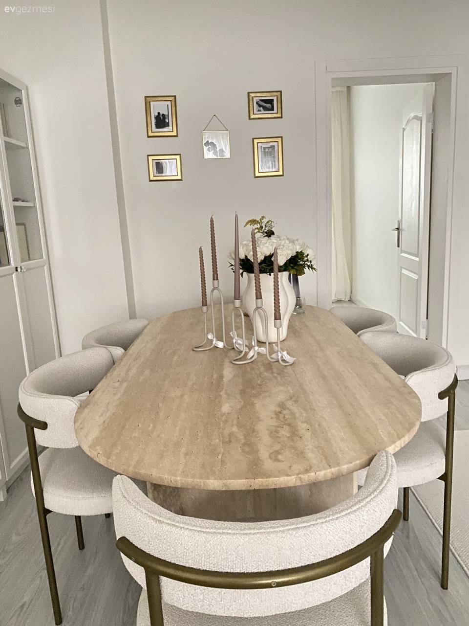 Bu İstanbul Evinde Şıklığın Yolu Beyazdan Geçiyor