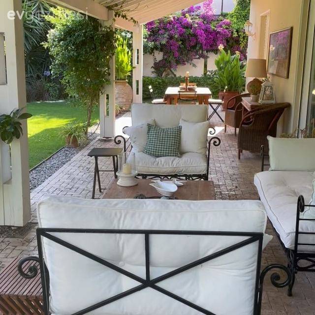 Bu Çeşme Yazlığında Zarafet ve Keyif Seviyesi Eş Değer Şekilde