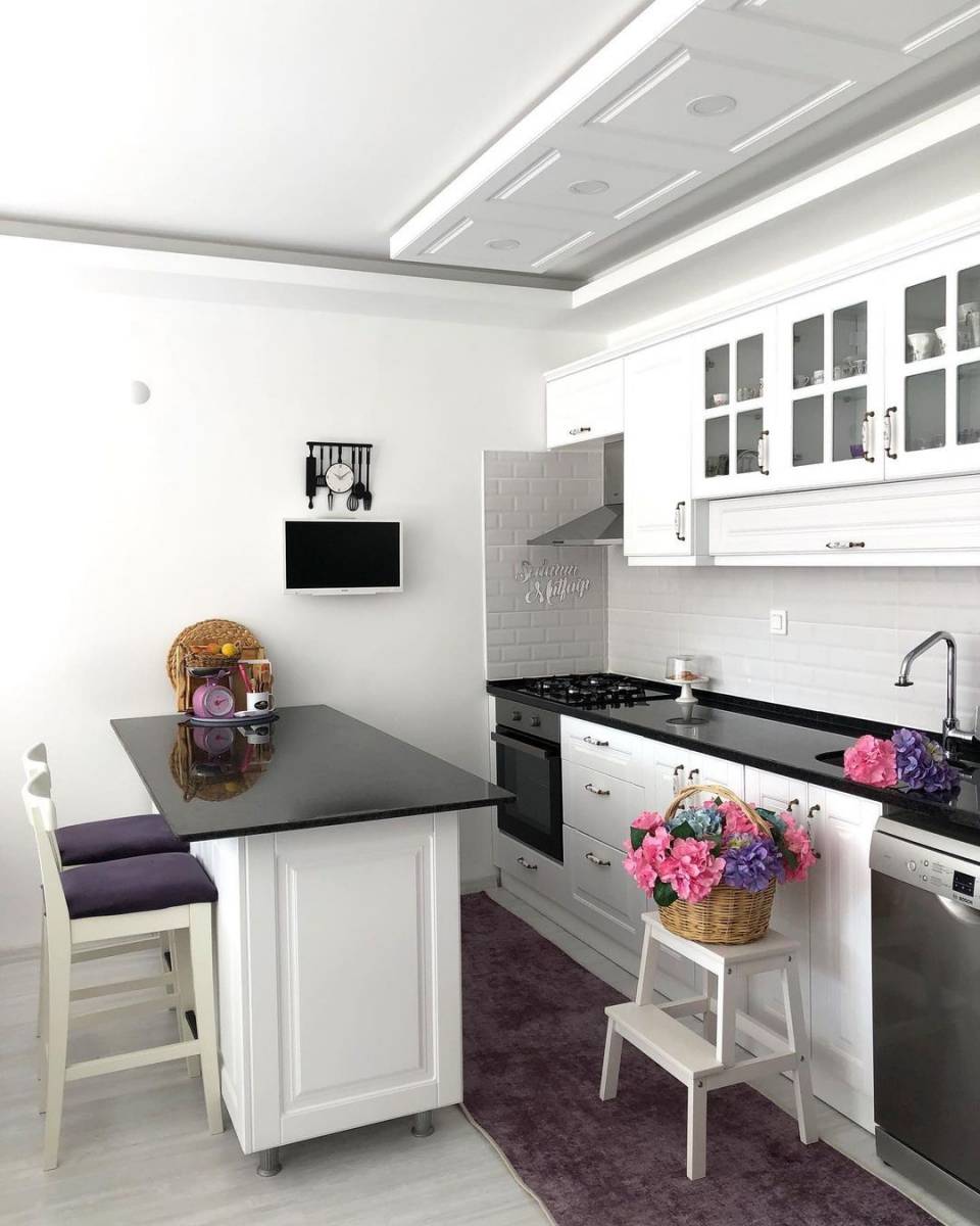 Bu Çanakkale Evinde Mor Renk Olmadan Bir Şeyler Eksik Kalıyor!