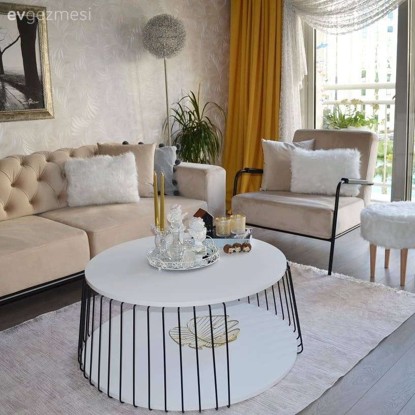 Mobilyaların Değişmesiyle Sureti Değişen Bir Salon!