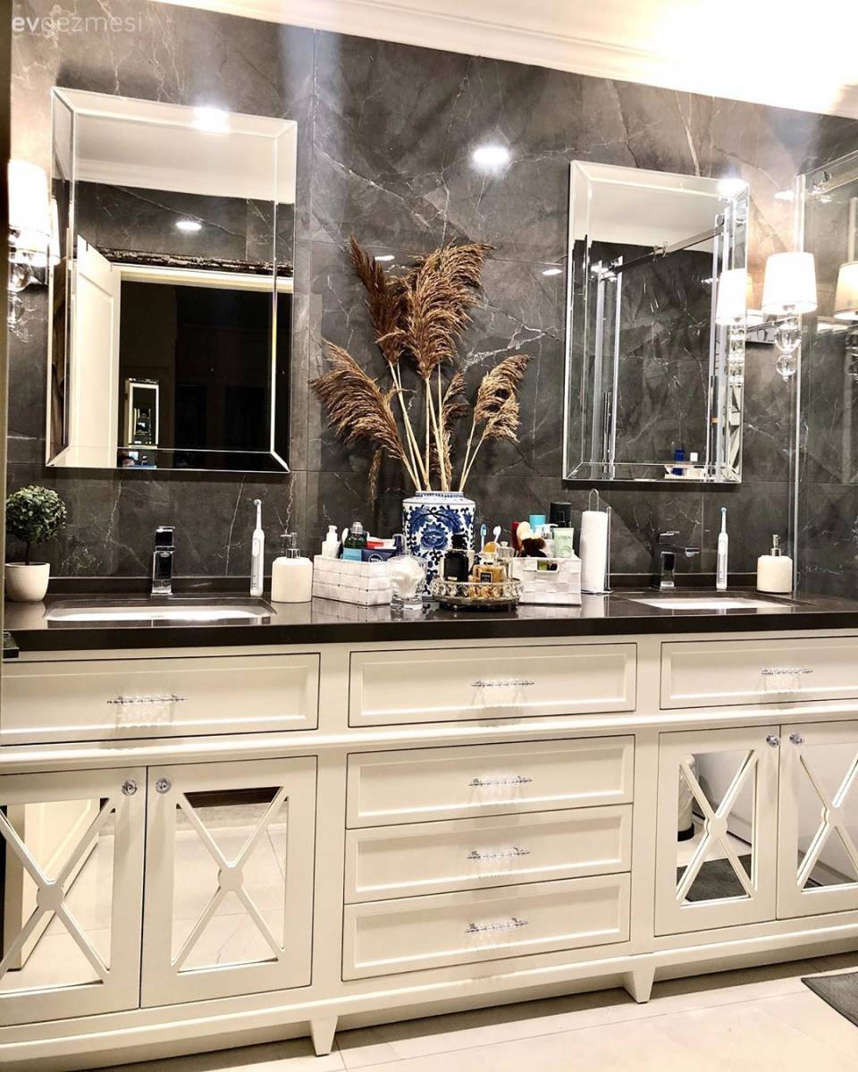 Banyo Dolabı Modelleri: Farklı Çeşitler ve Popüler Tasarımlar