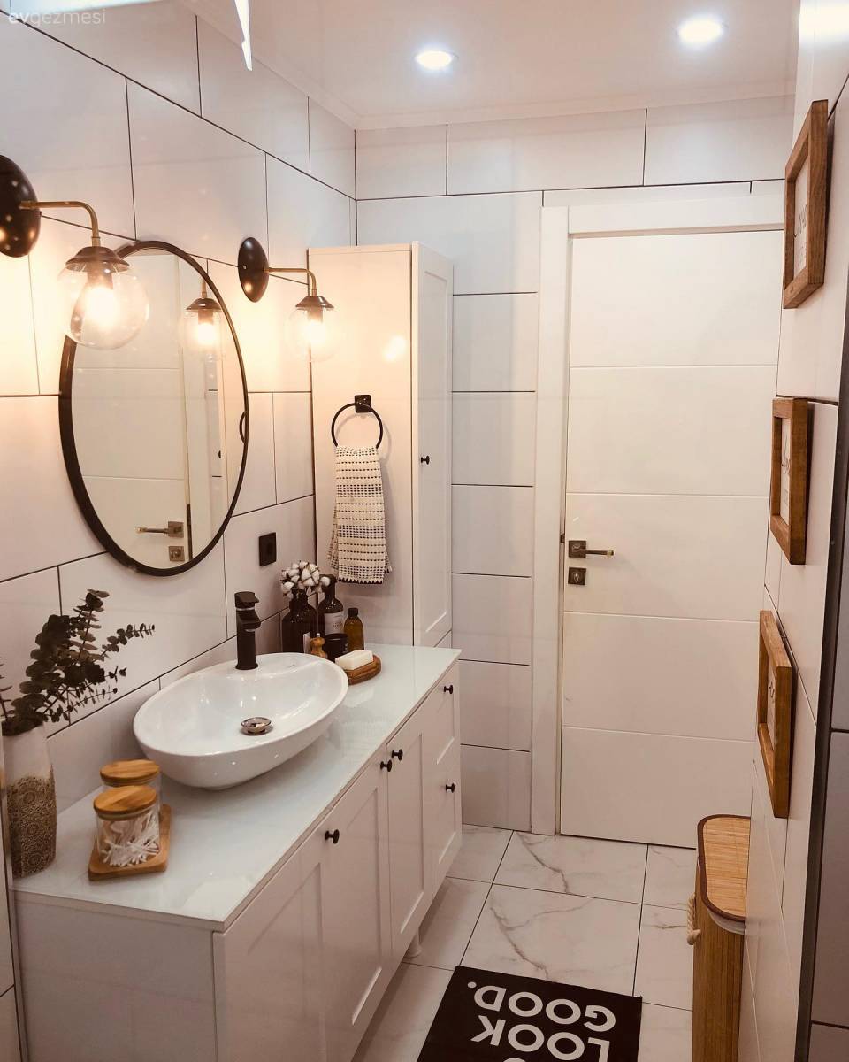 Öncesi&Sonrası: Pembe Duvarlı Banyo Beyazla Yeni Bir Boyut Kazanmış