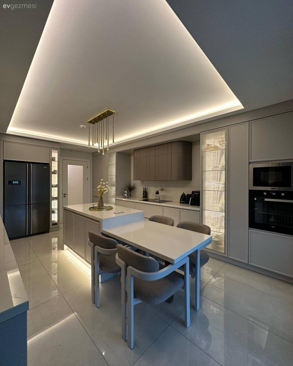 Trabzon'daki Bu Ev Modern Şıklığı Kalite Eşliğinde Sunmuş!