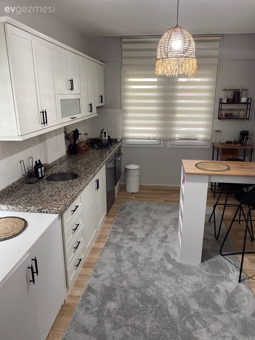 Fethiye'deki Bu Ev Kendi Halinde Olmanın Tadını Çıkarıyor